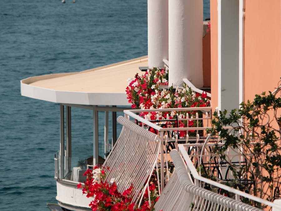 Pensione Maria Luisa sea-view balcony with flowers in Positano