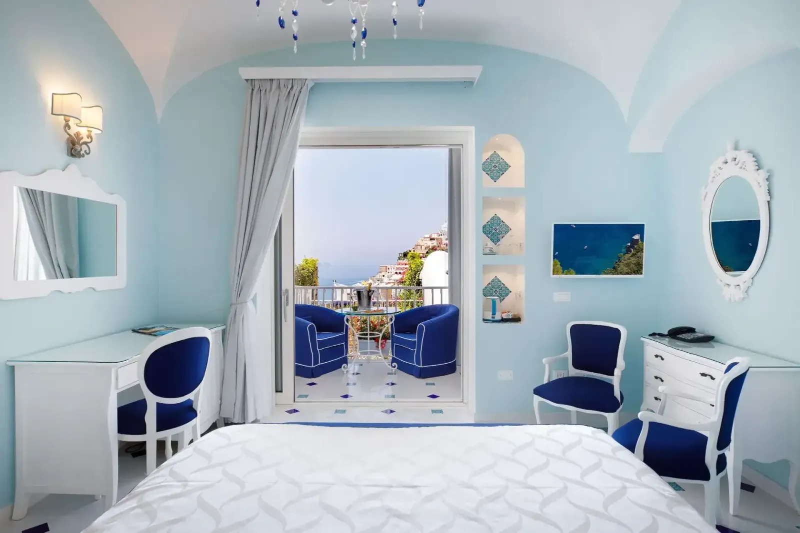 Villa Fiorentino room